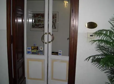 Hotel Aurora 2*