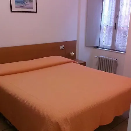 Hotel Aurora 2*