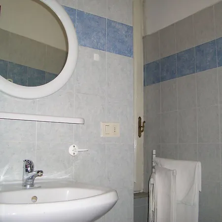 Aurora Hotel 2*