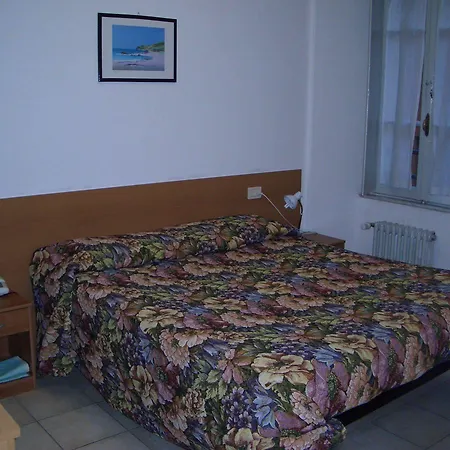 Hotel Aurora 2*