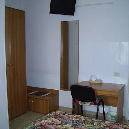 Aurora Hotel 2*